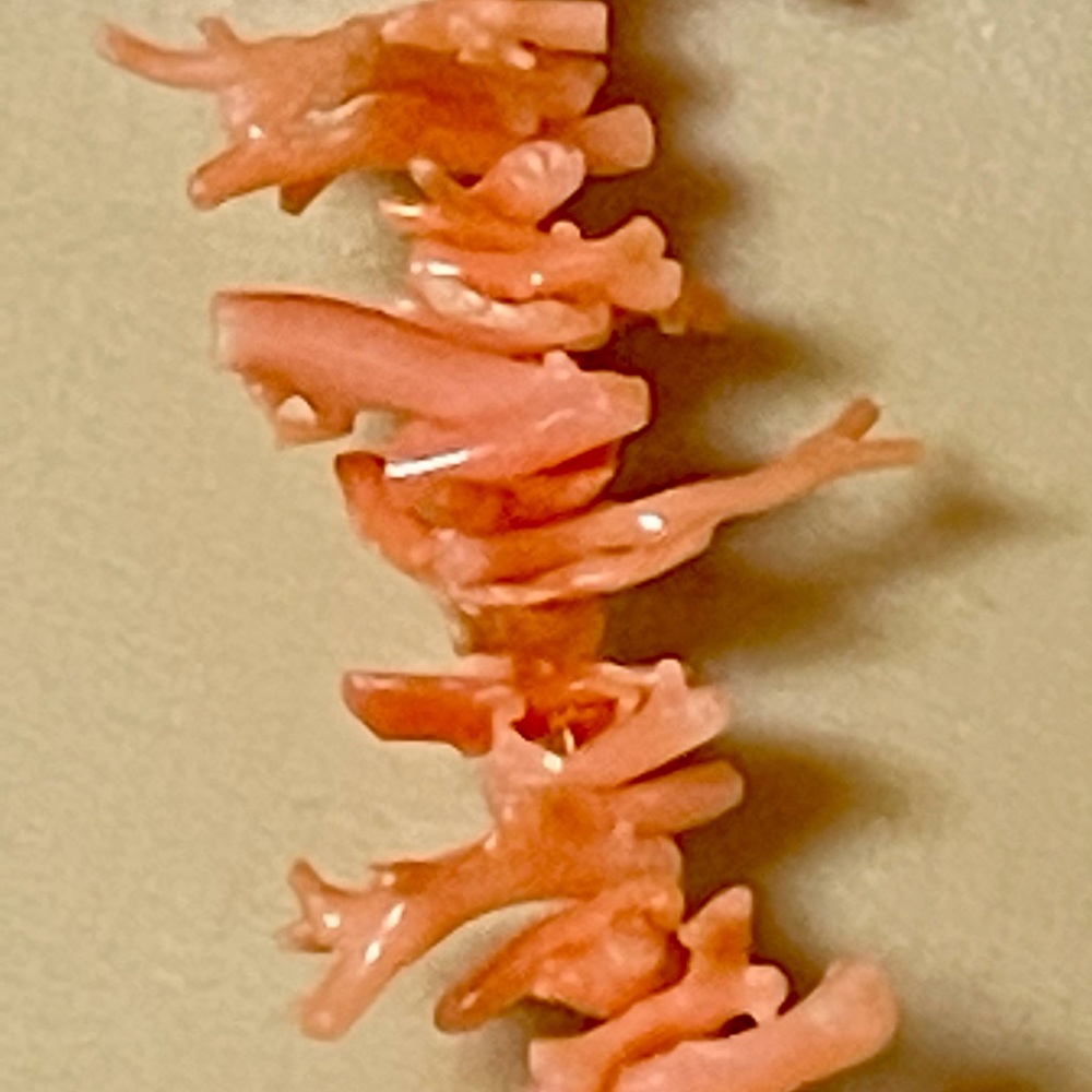 Vtg genuine coral 22” necklace in excellent condit - Picture 6 of 7
